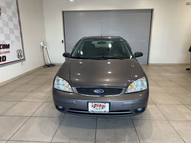 Used 2006 Ford Focus ZX5 SES with VIN 1FAFP37N96W177182 for sale in Litchfield, IL