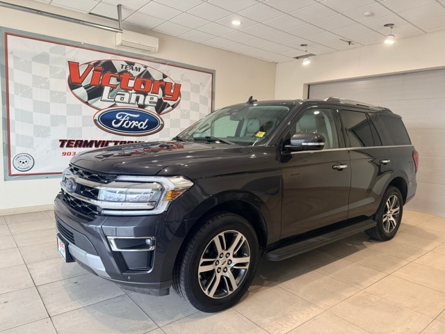 2024 Ford Expedition Limited's photo