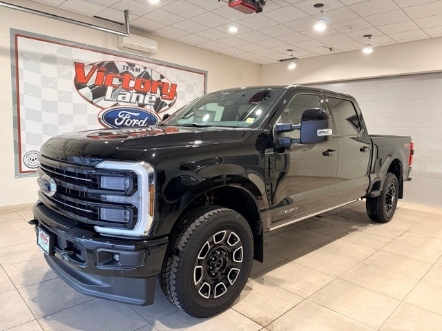 2025 Ford F-350 Super Duty Platinum's photo