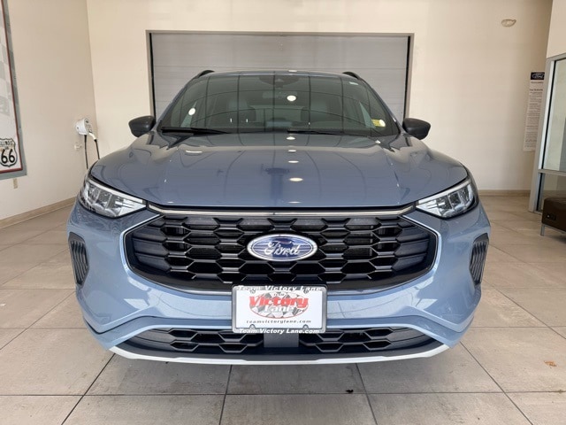 2024 Ford Escape ST-Line photo 2