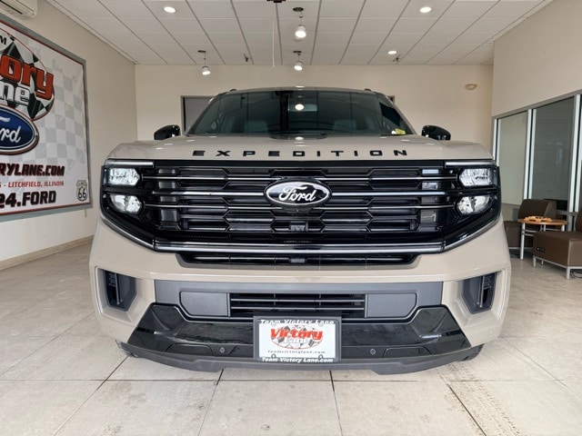 2026 Ford Expedition MAX photo 2