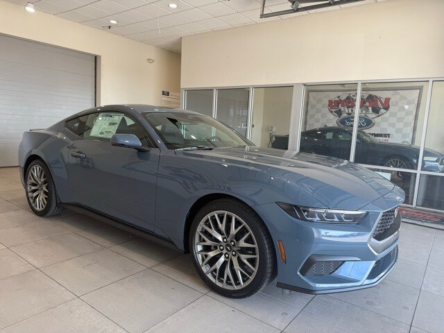 2025 Ford Mustang EcoBoost Premium photo 3