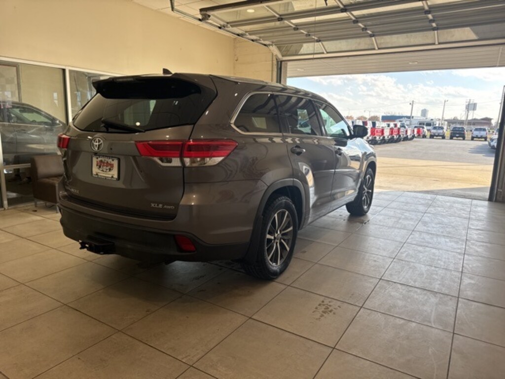 Used 2018 Toyota Highlander XLE SUV