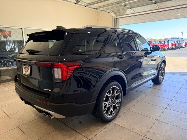 2025 Ford Explorer Platinum photo 3