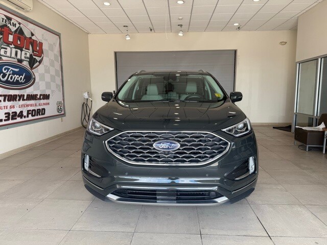 2024 Ford Edge Titanium photo 3