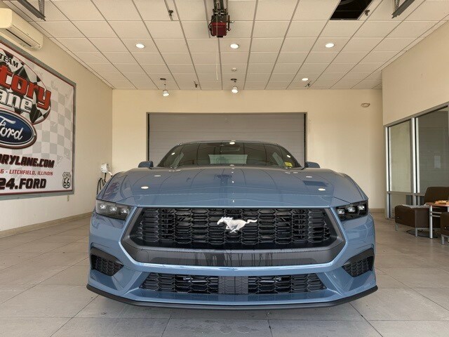 2025 Ford Mustang EcoBoost Premium photo 2