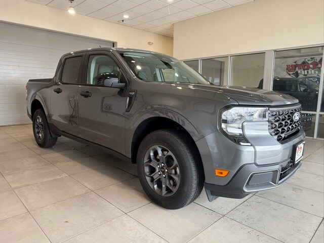 2025 Ford Maverick XLT photo 2
