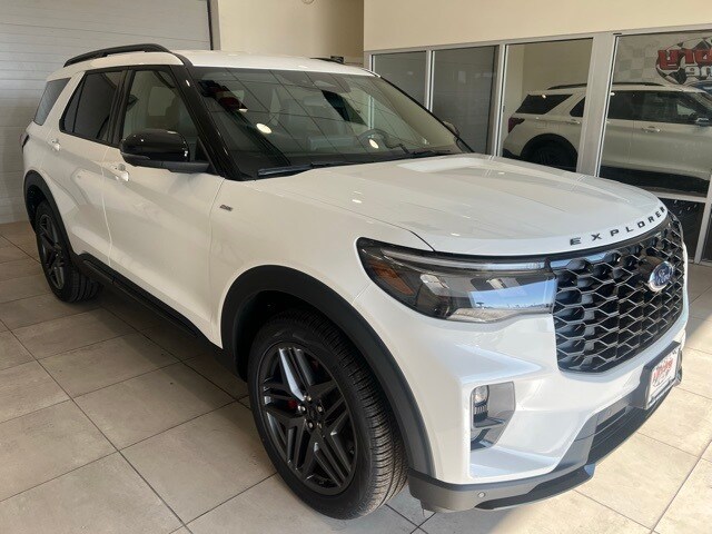 2026 Ford Explorer ST-Line photo 2