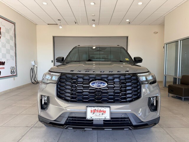 2026 Ford Explorer ST-Line photo 2