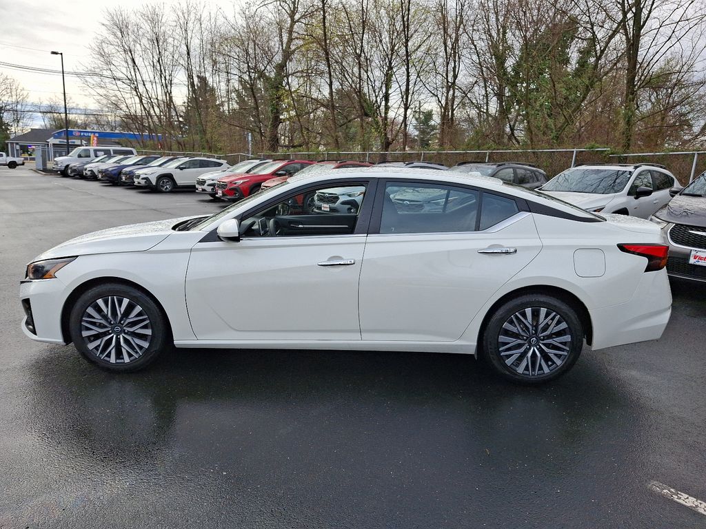 2023 Nissan Altima 2.5 SV photo 4