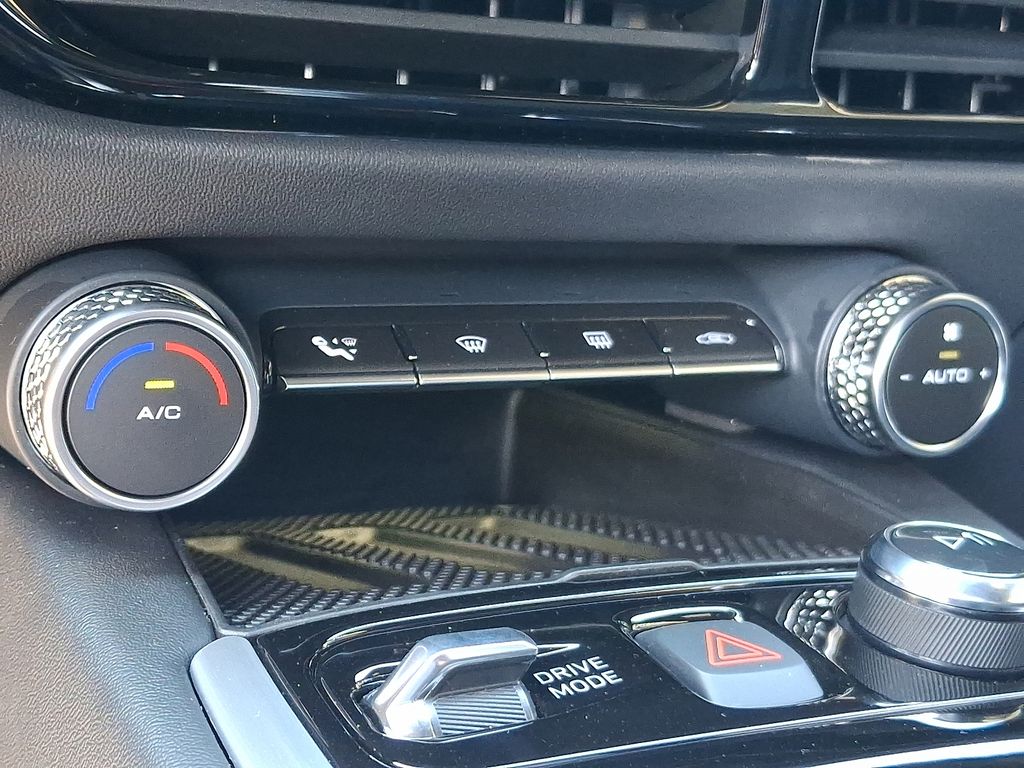 2024 Lotus Emira First Edition - Photo 16