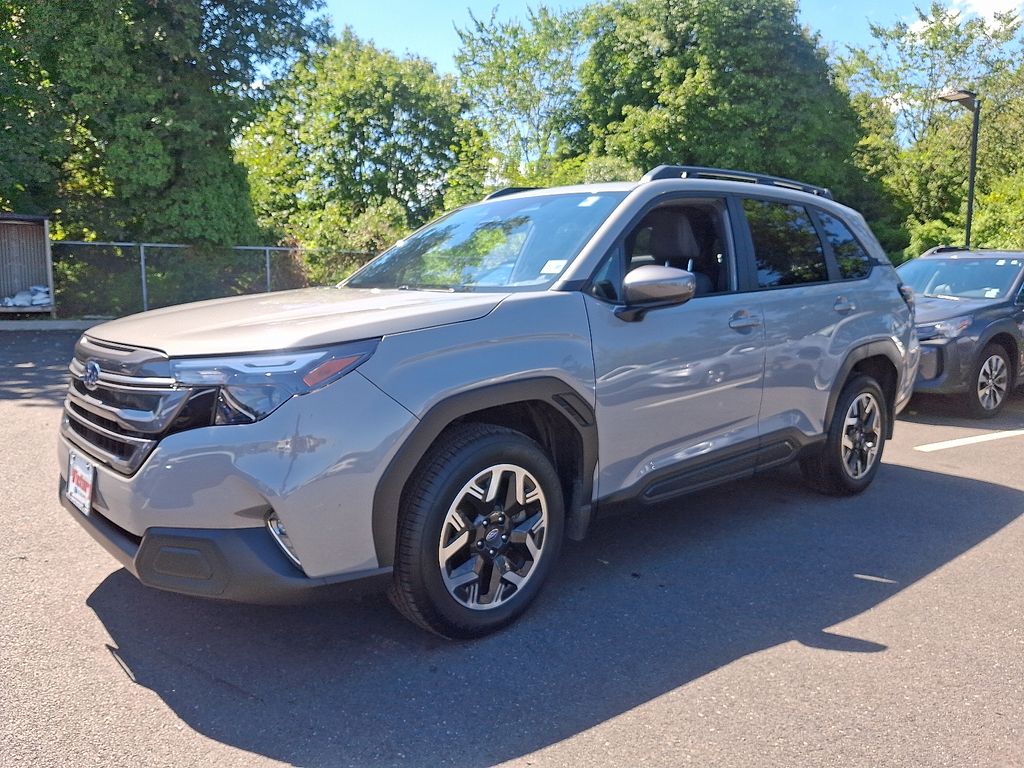 2025 Subaru Forester Premium photo 3