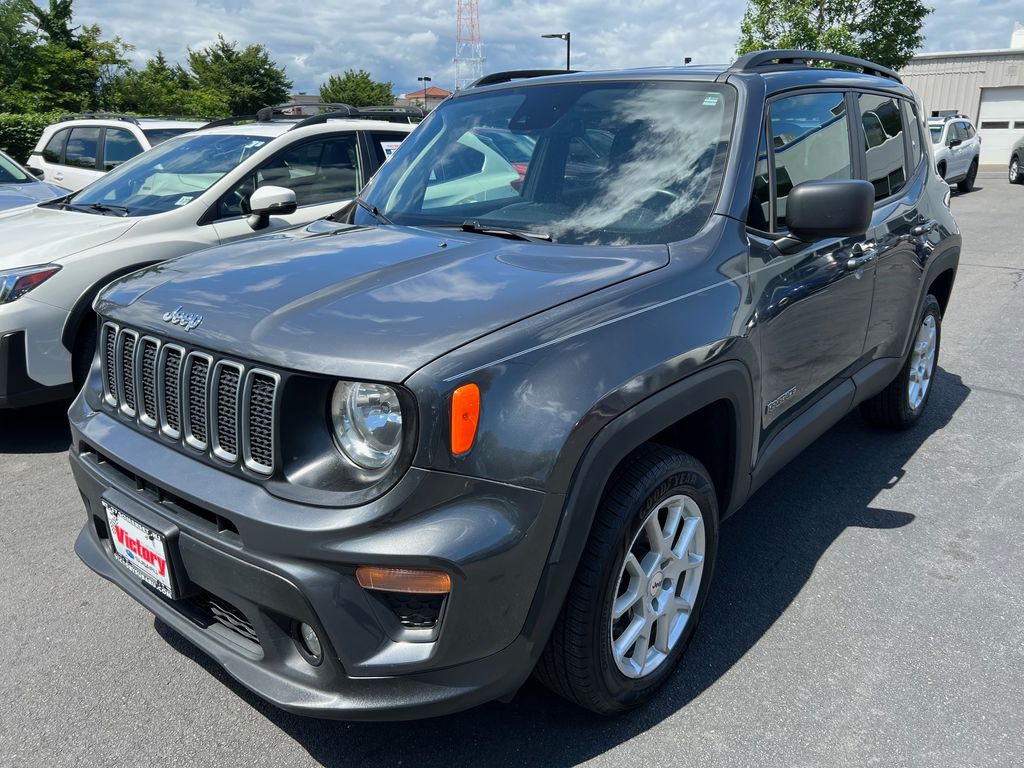 2022 Jeep Renegade Latitude photo 3