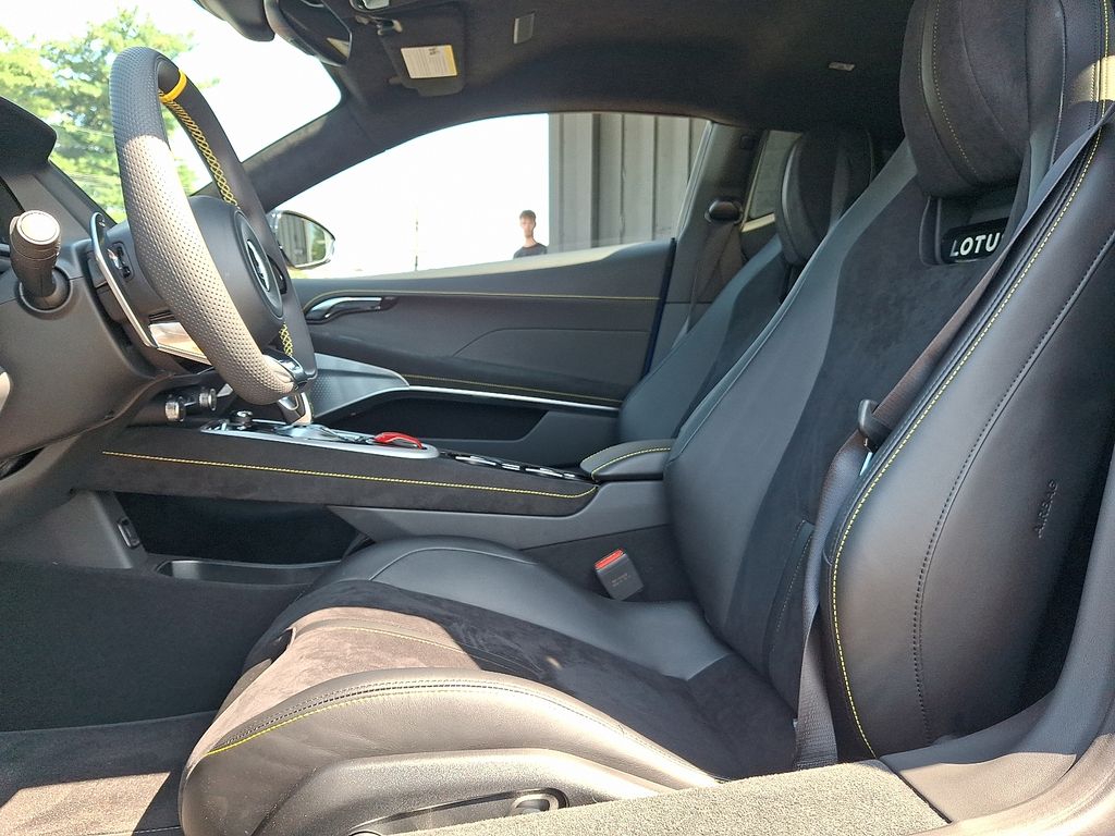 2024 Lotus Emira First Edition - Photo 12