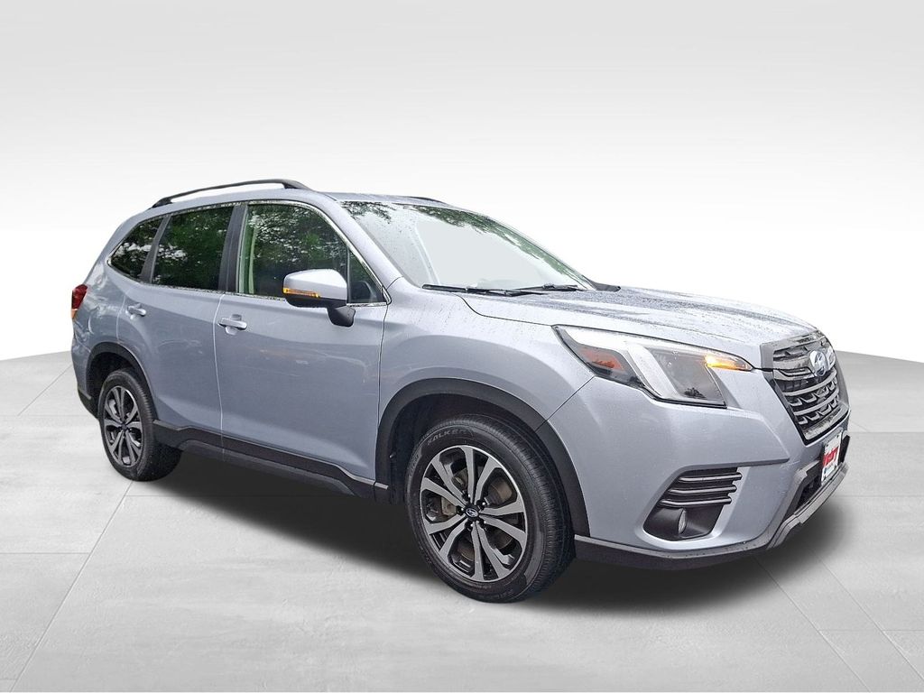 2023 Subaru Forester Limited's photo