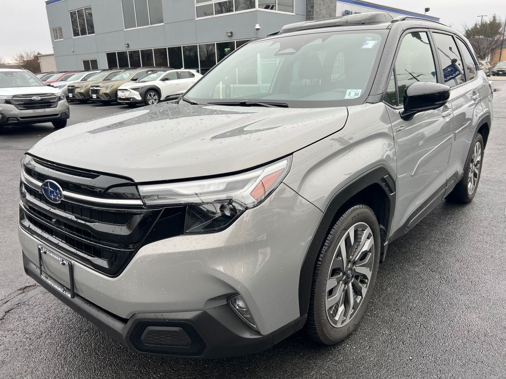 2025 Subaru Forester Touring photo 2