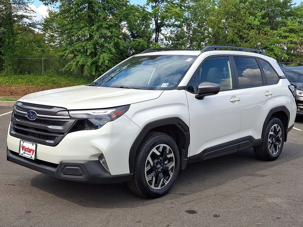 2025 Subaru Forester Premium photo 3