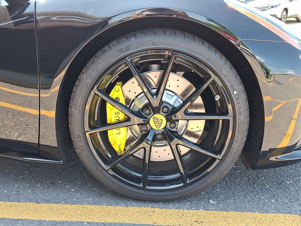 2024 Lotus Emira First Edition - Photo 9