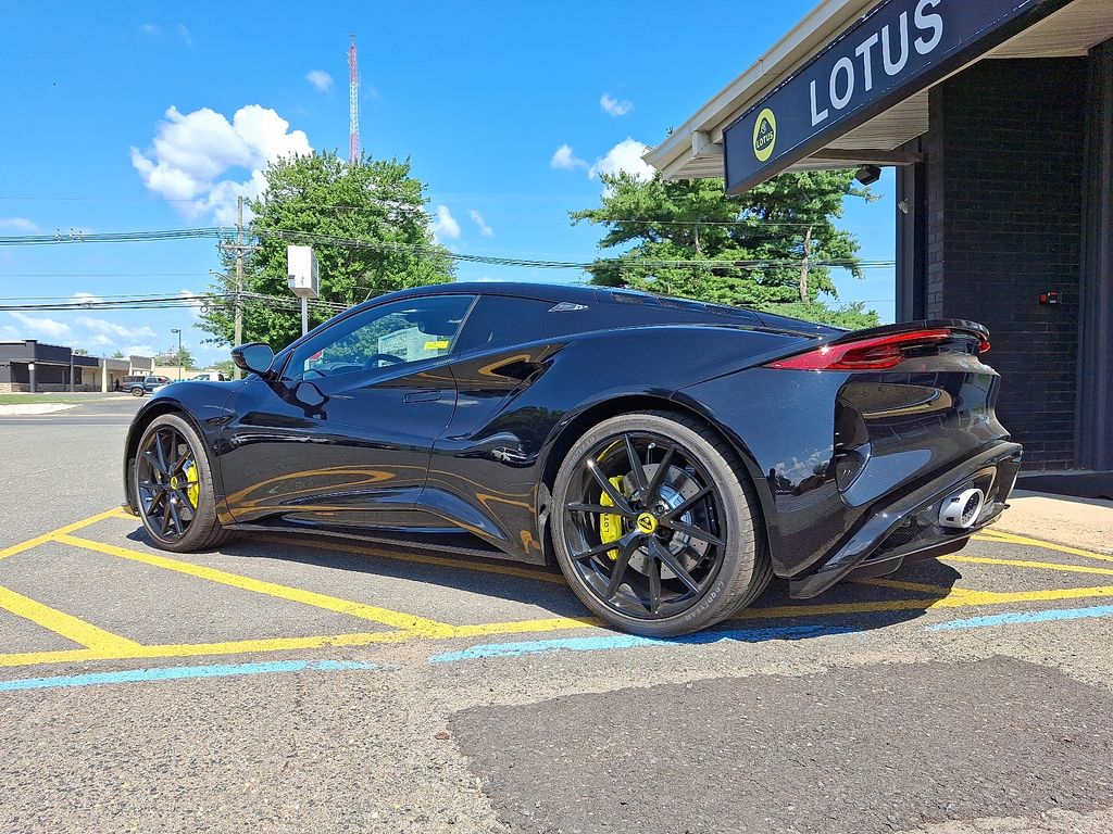 2024 Lotus Emira First Edition photo 3