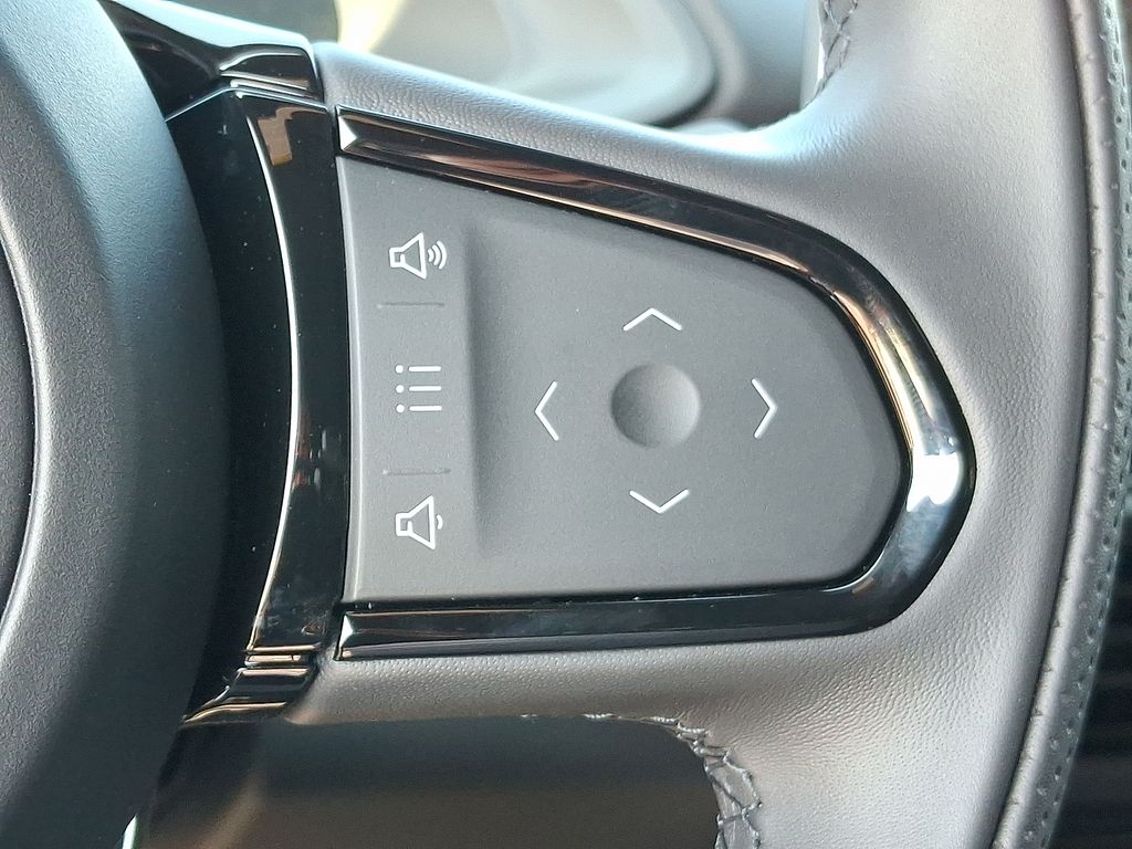 2024 Lotus Emira First Edition - Photo 22