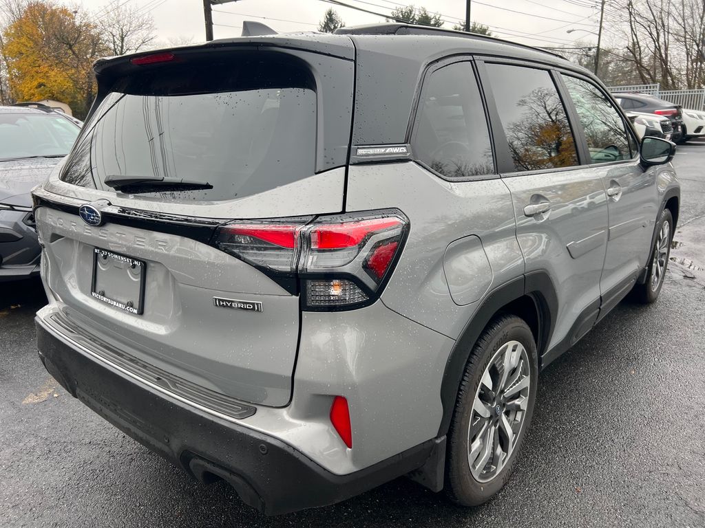 2025 Subaru Forester Touring photo 4