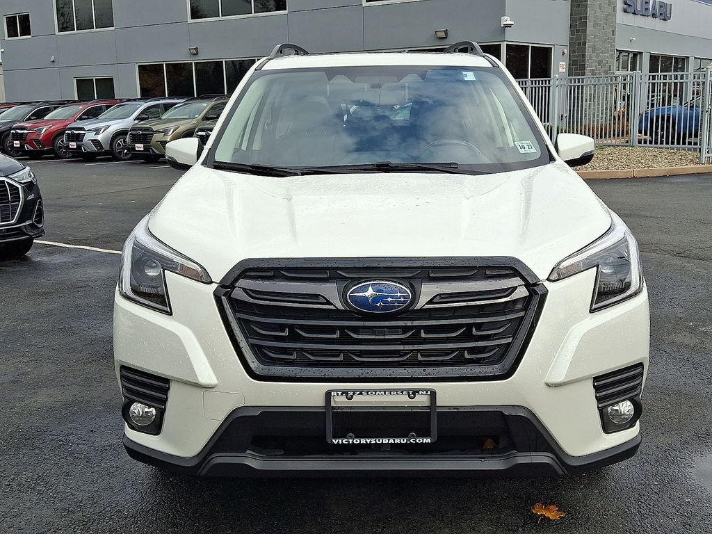 2022 Subaru Forester Limited photo 2