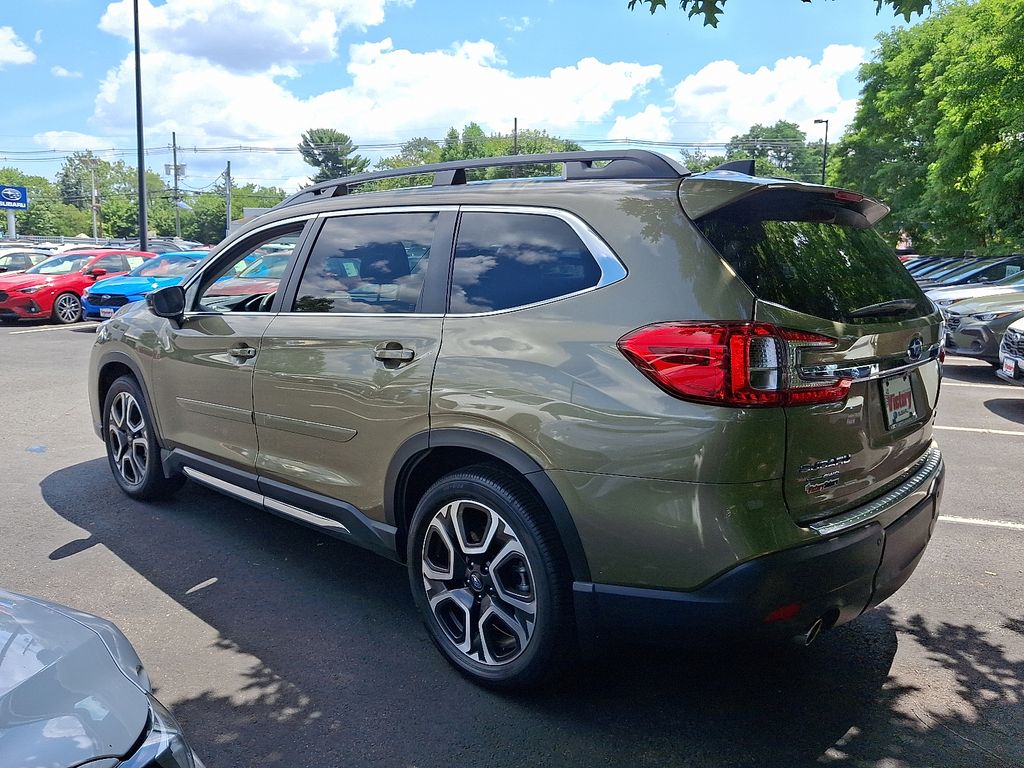 2024 Subaru Ascent Limited photo 3