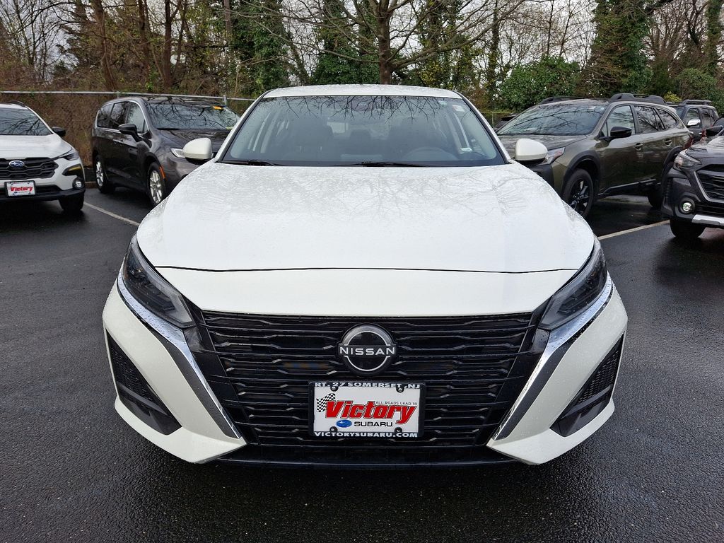 2023 Nissan Altima 2.5 SV photo 2