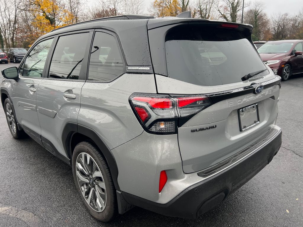 2025 Subaru Forester Touring photo 3
