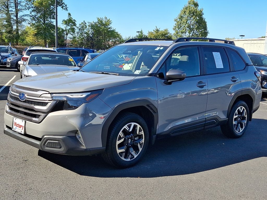 2025 Subaru Forester Premium photo 3