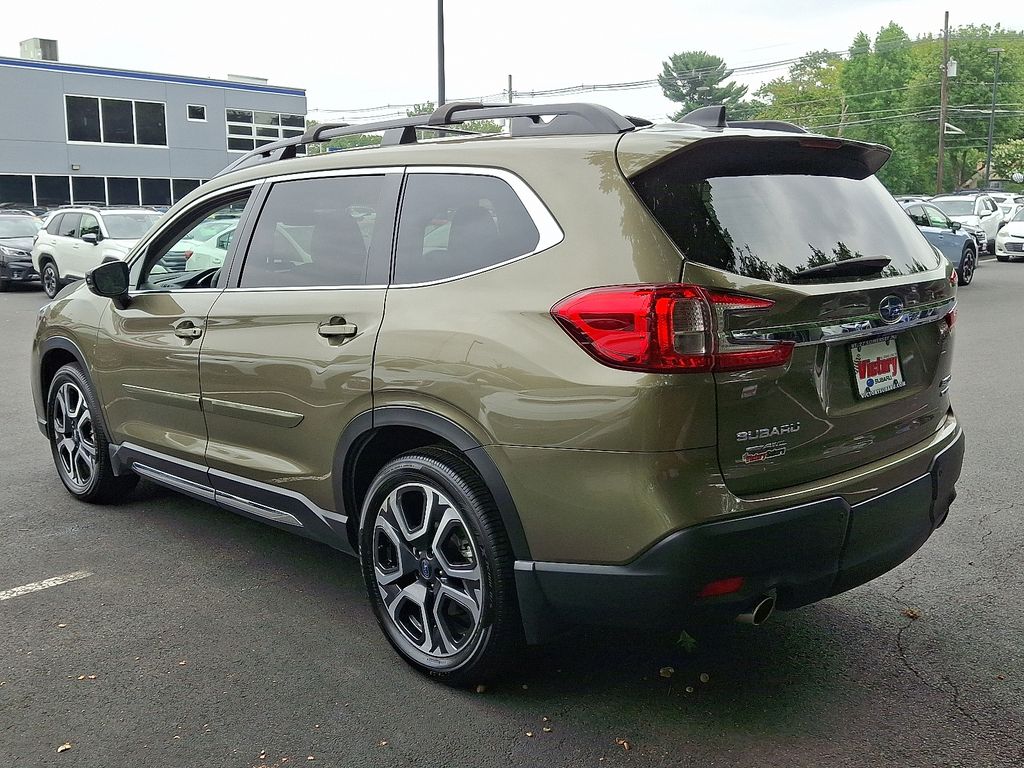 2024 Subaru Ascent Limited photo 3