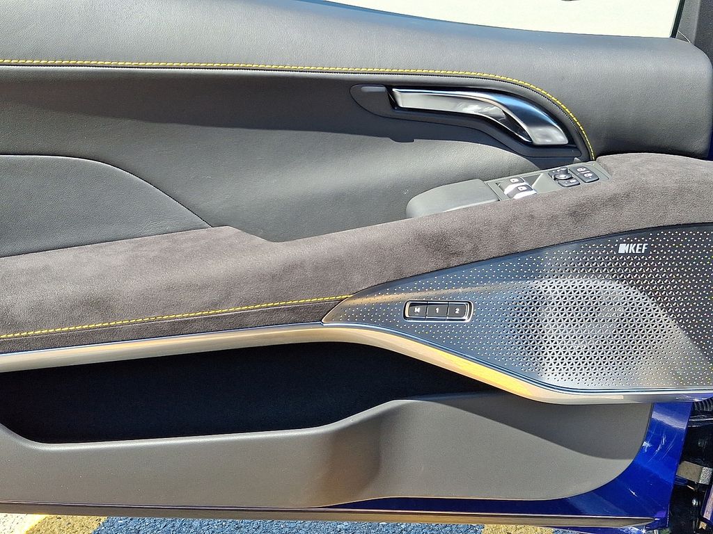 2024 Lotus Emira First Edition - Photo 11