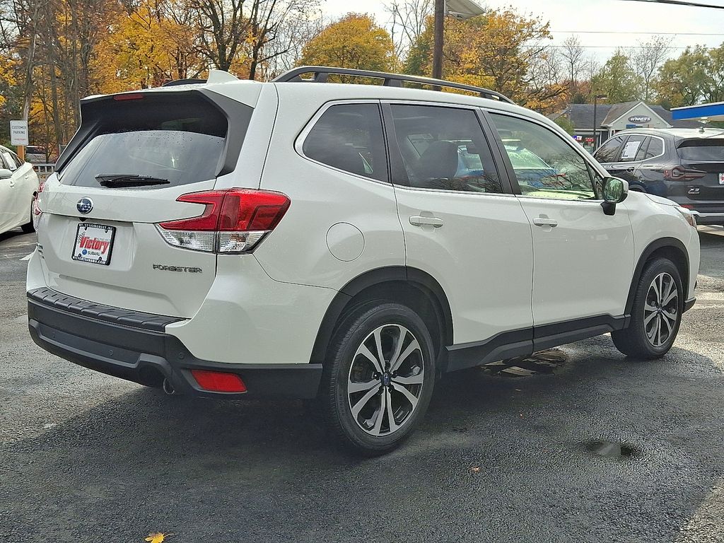 2022 Subaru Forester Limited photo 3