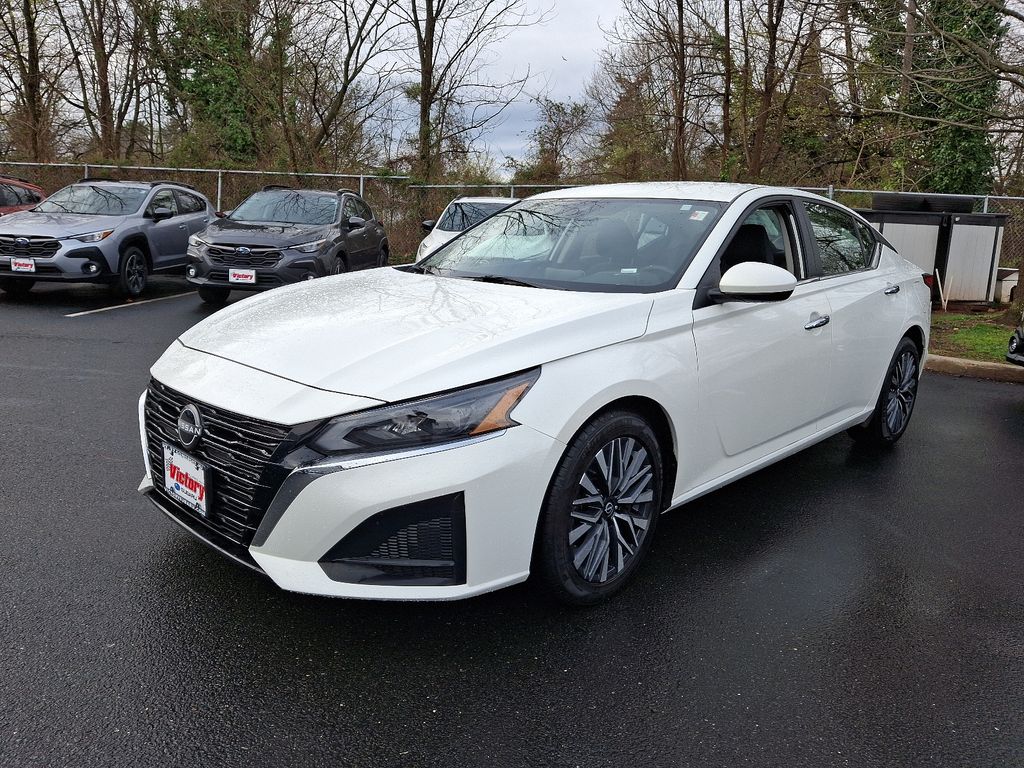 2023 Nissan Altima 2.5 SV photo 3