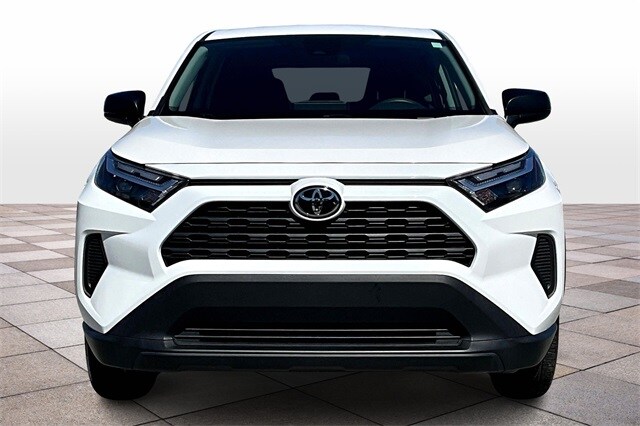 2024 Toyota RAV4 LE photo 3