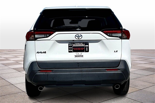 2024 Toyota RAV4 LE photo 4