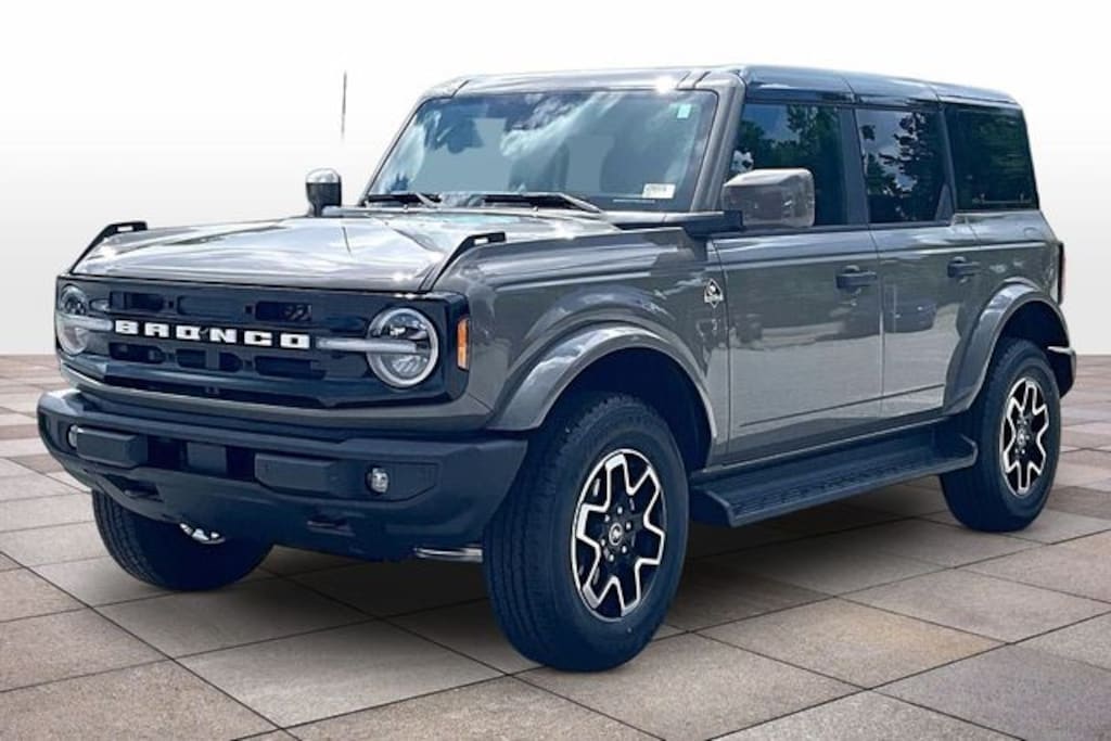 New 2026 Ford Bronco Outer Banks SUV