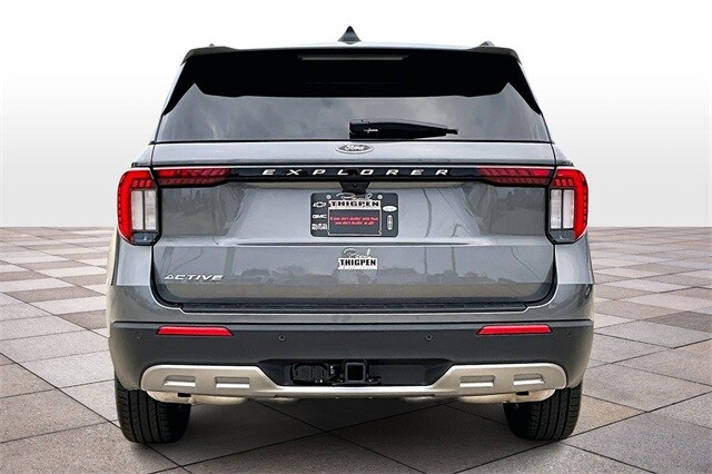 2026 Ford Explorer photo 3