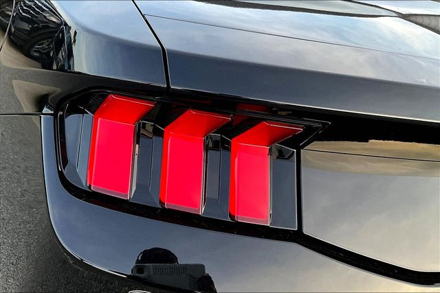 2026 Ford Mustang EcoBoost Premium Convertible - Photo 24