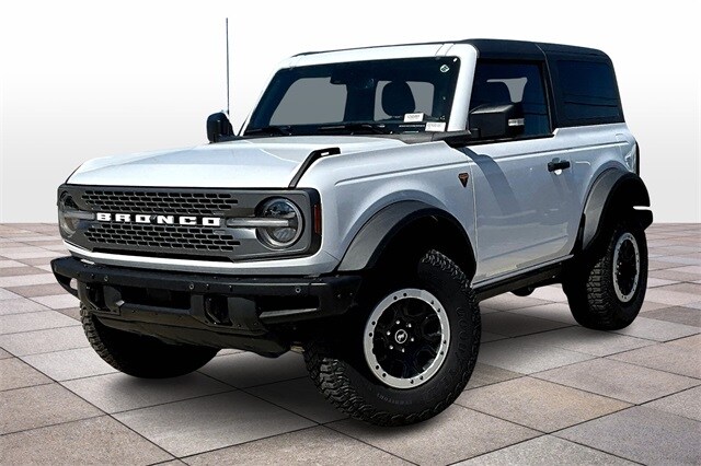 2024 Ford Bronco Badlands photo 2