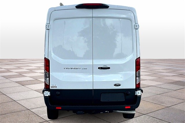 2025 Ford Transit photo 3