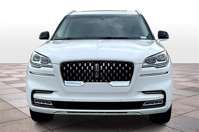 2022 Lincoln Aviator Grand Touring photo 3