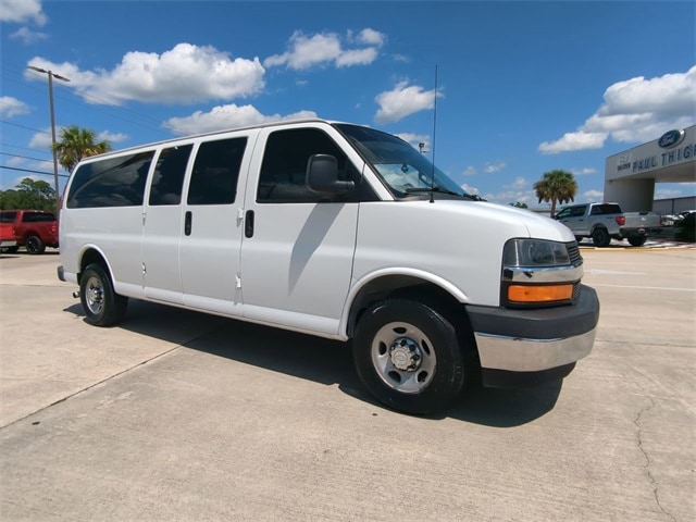 Used 2017 Chevrolet Express Passenger LS with VIN 1GAZGPFG1H1123059 for sale in Vidalia, GA