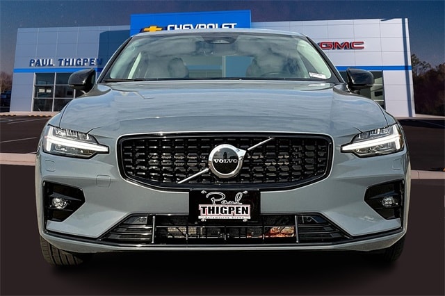 2024 Volvo S60 Core's photo