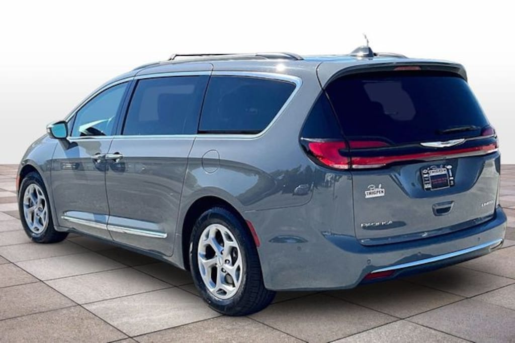 Certified 2022 Chrysler Pacifica Limited Minivan/Van