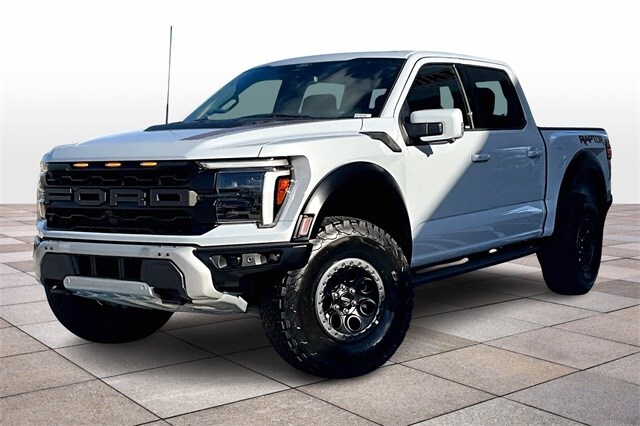 2025 Ford F-150 Raptor photo 2