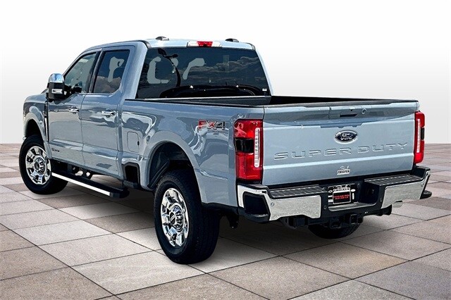 2025 Ford F-250 Lariat photo 3