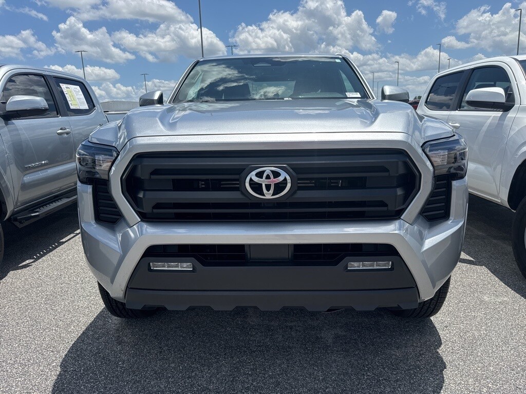 2024 Toyota Tacoma photo 2