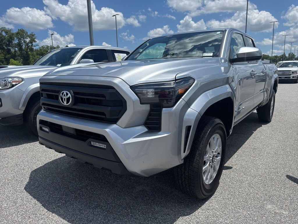 2024 Toyota Tacoma photo 3