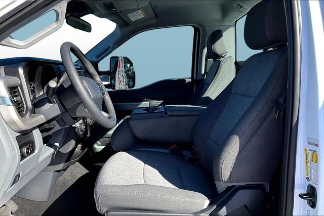 2025 Ford F-350 Super Duty XL - Photo 23